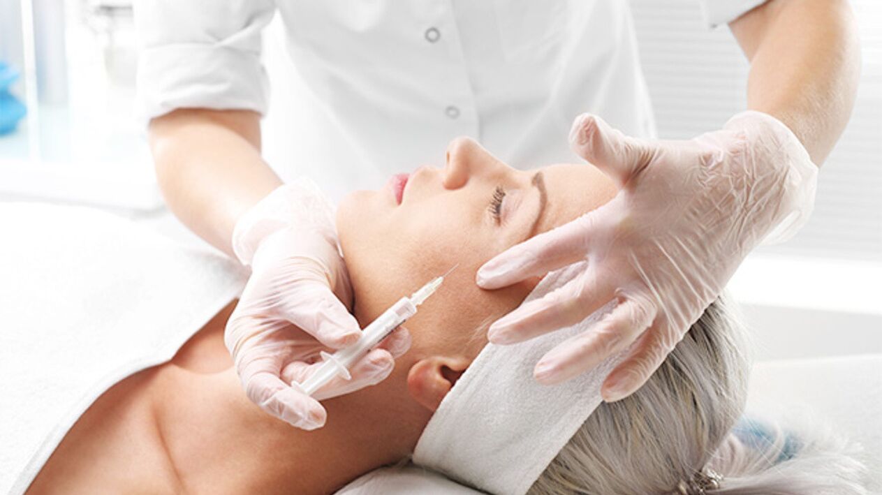 Body skin rejuvenation is possible thanks to effective procedures, such as mesotherapy