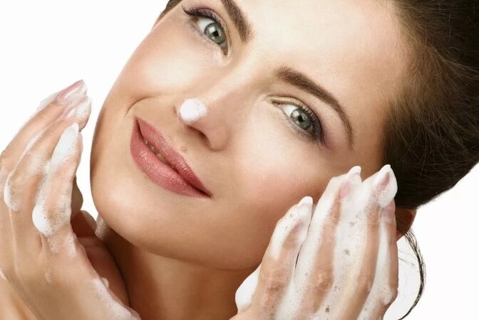 Cleaning the face